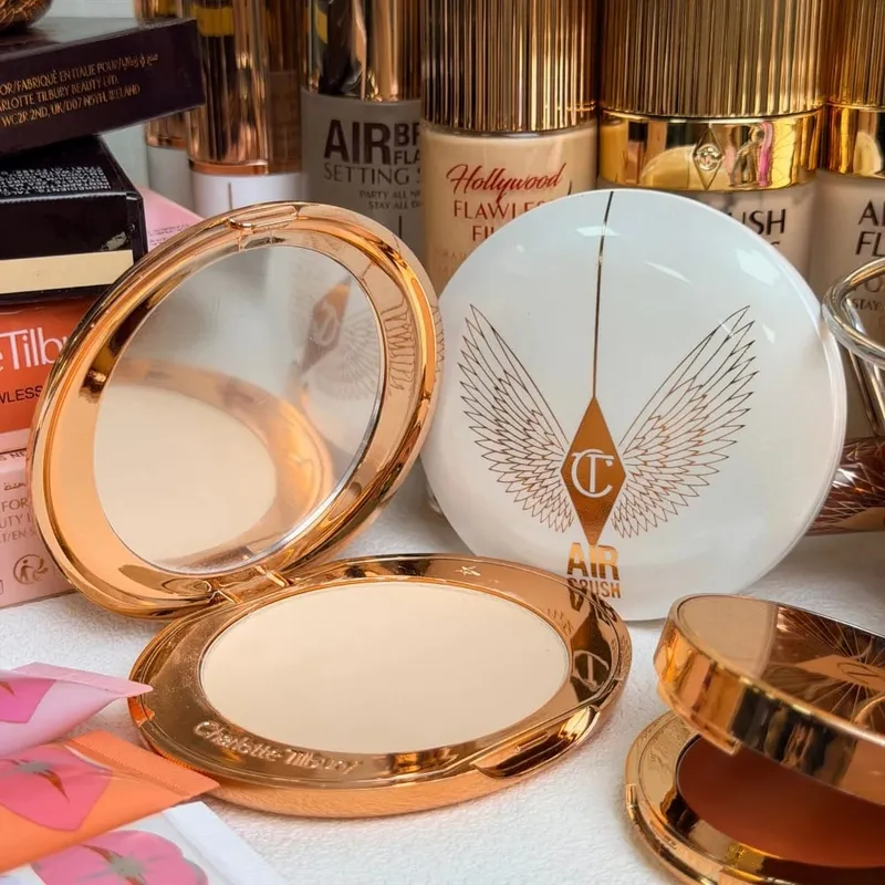 Charlotte Tilbury mate ajuste polvo prensado 4 colores base líquida Hollywood filtro impecable CT bolsa de maquillaje cosméticos de regalo — image 4