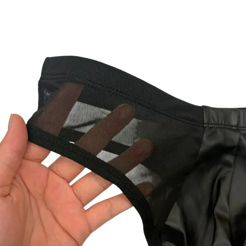 เซ็กซี่ชาย Low Rise สามเหลี่ยมชุดชั้นใน PU หนังด้านหน้า Spliced ​​Breathable ตาข่ายด้านโปร่งใสกางเกง T-back
