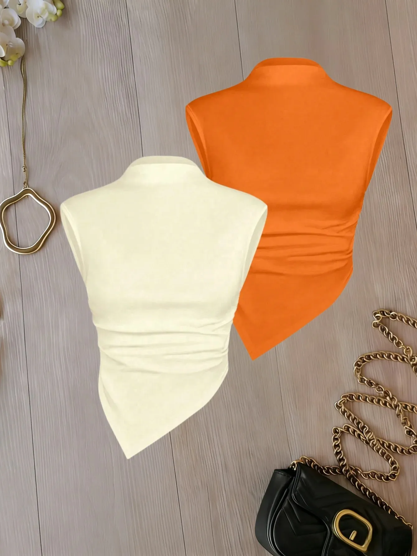Top corto da donna con collo a lupetto senza maniche, arricciato, orlo asimmetrico, confezione da 2 canottiere in tinta unita — image 5