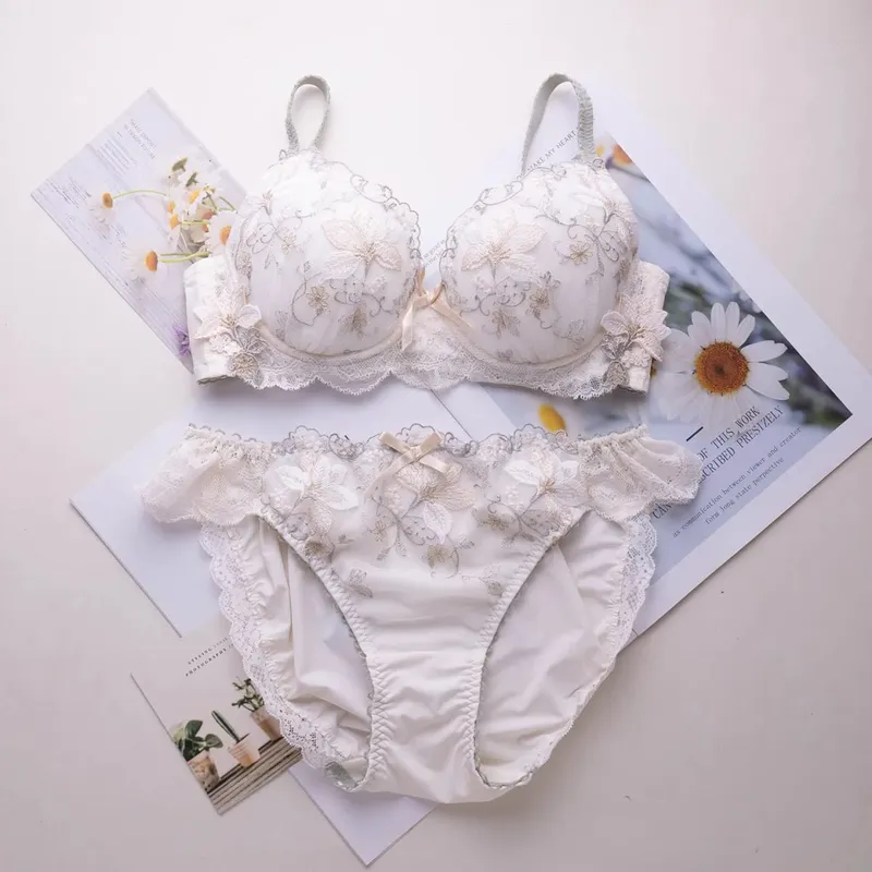 Japanese-style sweet lingerie set thin embroidered shallow cup disc type 2 bra set