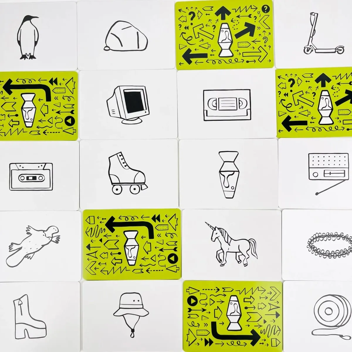That's Not a Hat 1-3 Jeu de société, jeu de société, jeu de bluff et de cartes mémoire pour 3 à 8 joueurs, 110 cartes illustrées et livret de règles — image 2
