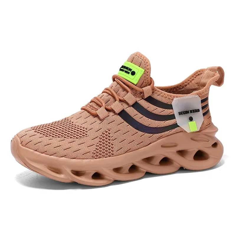 Sepatu kets untuk pria sepatu hiking ringan luar ruangan nyaman jaring musim panas sepatu tenis kasual lari baru modis bersirkulasi