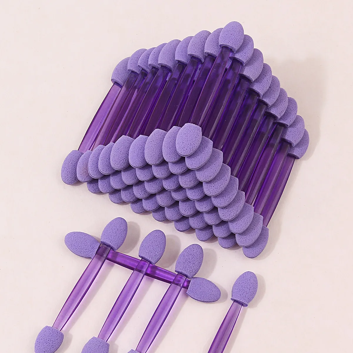 50 Uds. Aplicadores de esponja para sombra de ojos de doble punta, brochas de maquillaje desechables moradas para corrector de sombra de ojos, arte de uñas y cejas — image 5