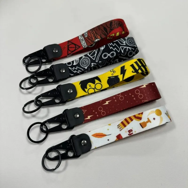Anime Cool Figure Portachiavi con becco d'aquila Cordini corti utilizzati nel porta badge con corda telefonica Portachiavi USB con ciondolo portatile — image 1