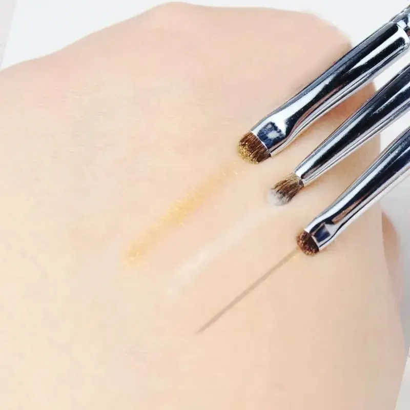 3 stk små øjenskyggebørster med sølvhåndtag til detaljeret blanding af Smokey Eyeliner Makeup Professionelt kosmetisk børstesæt