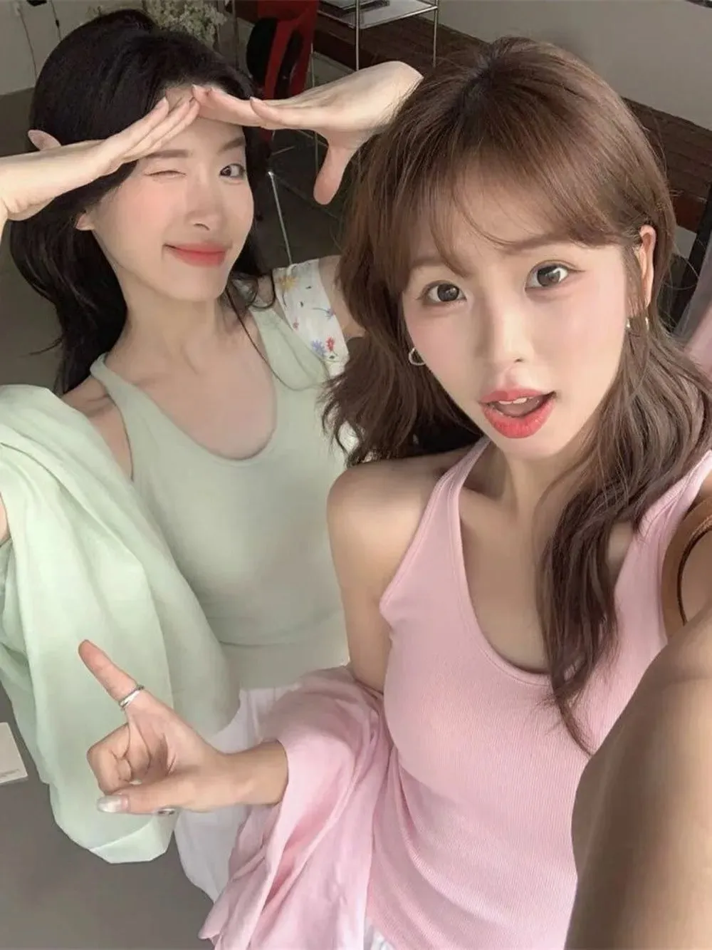 Gaya Korea dengan Tali Alas Dada Vest U-Neck Warna Pejal Tanpa Belakang Tanpa Lengan Atasan Pelangsingan Camis Wanita Musim Panas — image 7